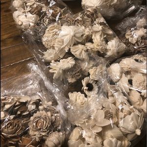 Luv Sola! Lg assortment of Luv Sola wooden flowers